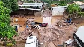 VIDEO După temperaturile extreme, viiturile au măturat Brazilia! Cel puțin 25 de persoane au fost ucise de apele care s-au revărsat pe străzi